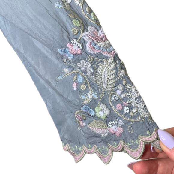 Johnny Was Women Embroidered Floral Mayan Tunic in Fog Small Scalloped Hem - Picture 13 of 16